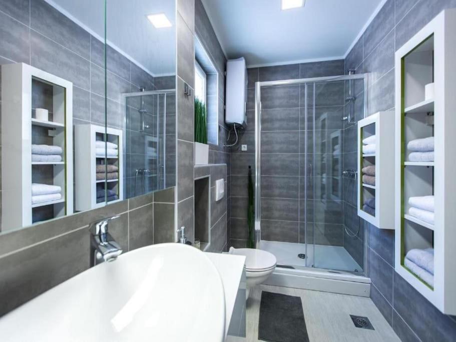 Bleu Villa - Three Bedroom Villa With Balcony And City View دوبروفينك المظهر الخارجي الصورة